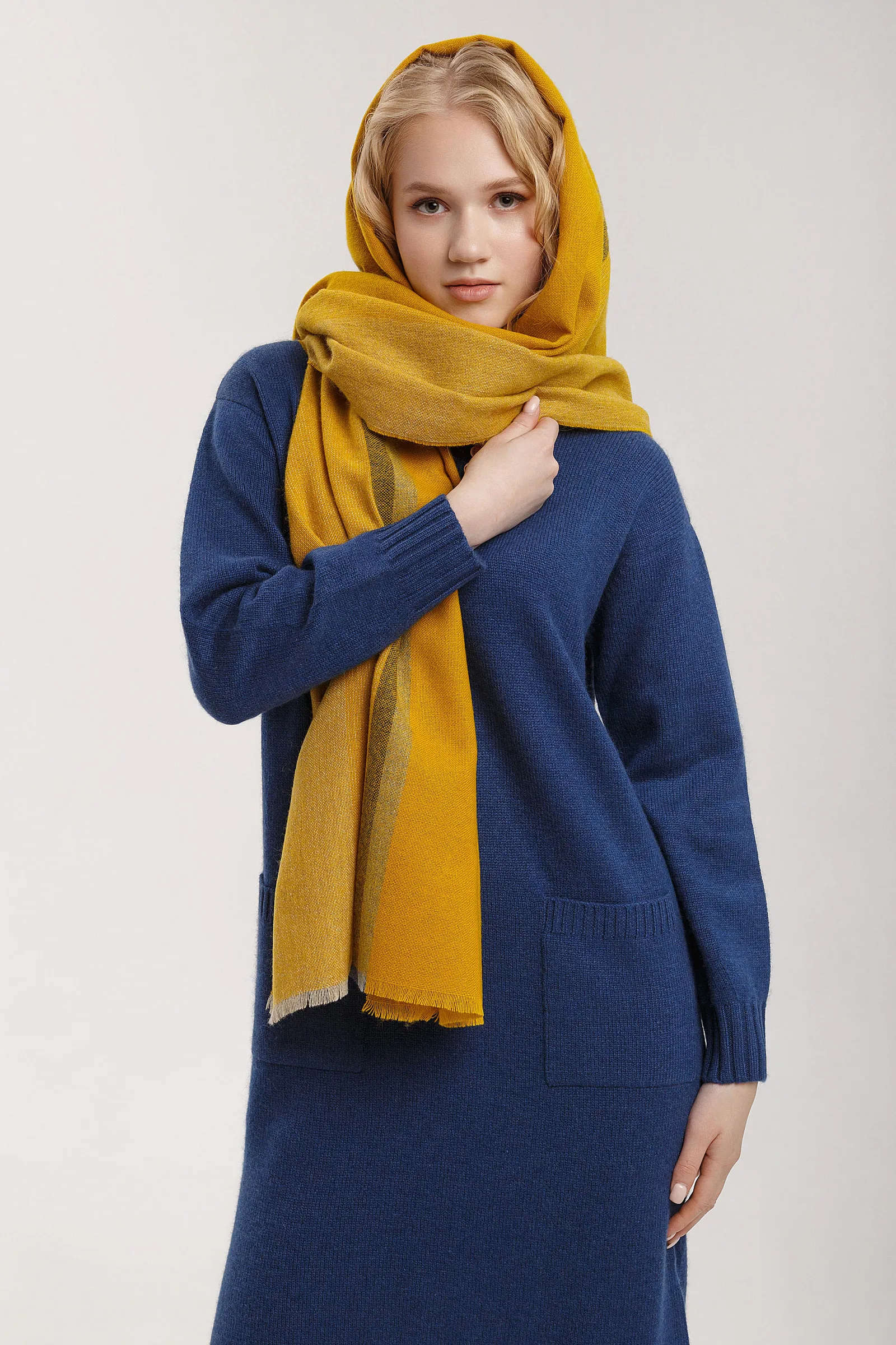 Палантин из натуральной шерсти Cashmere House