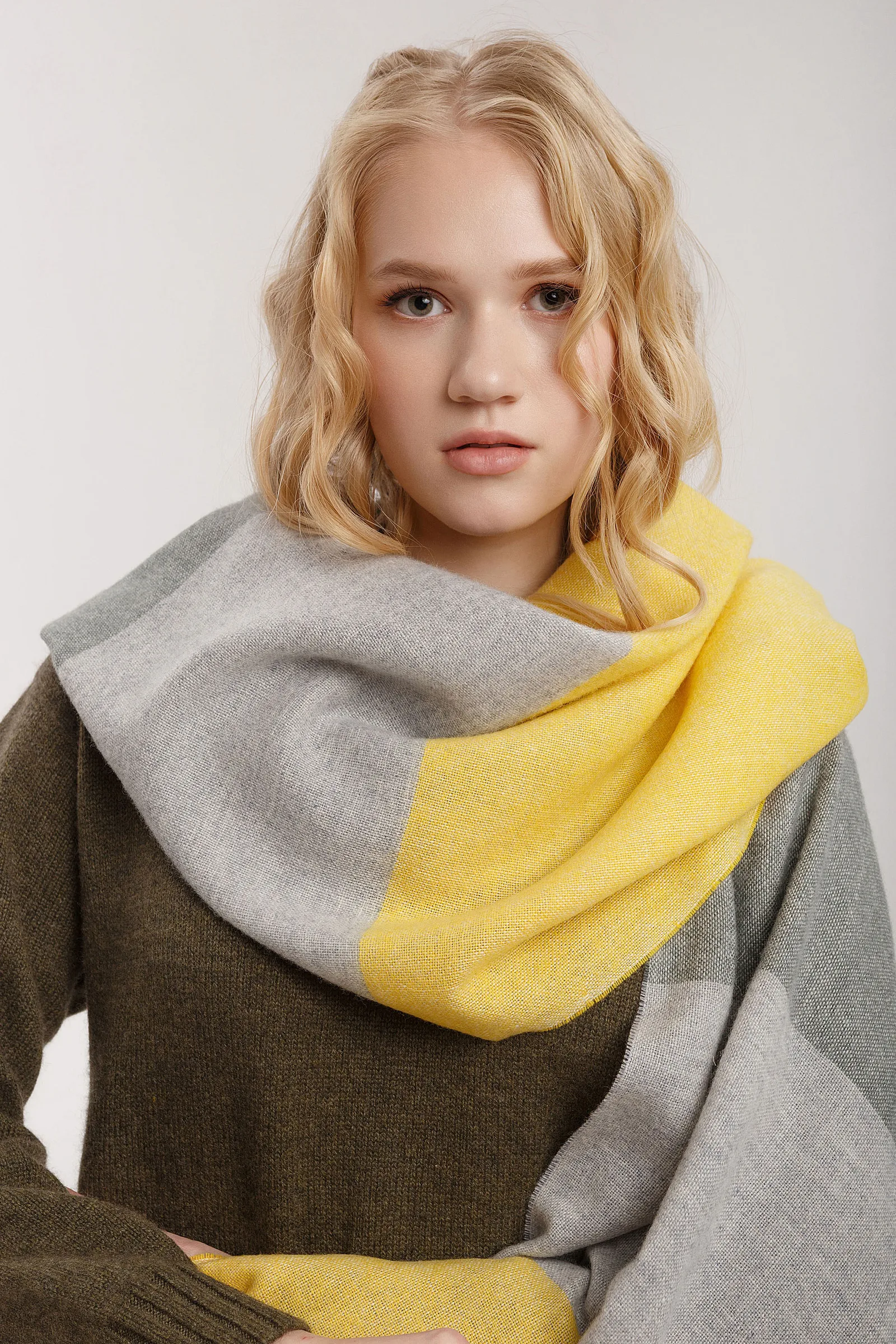 Палантин из натуральной шерсти Blue Sky Cashmere