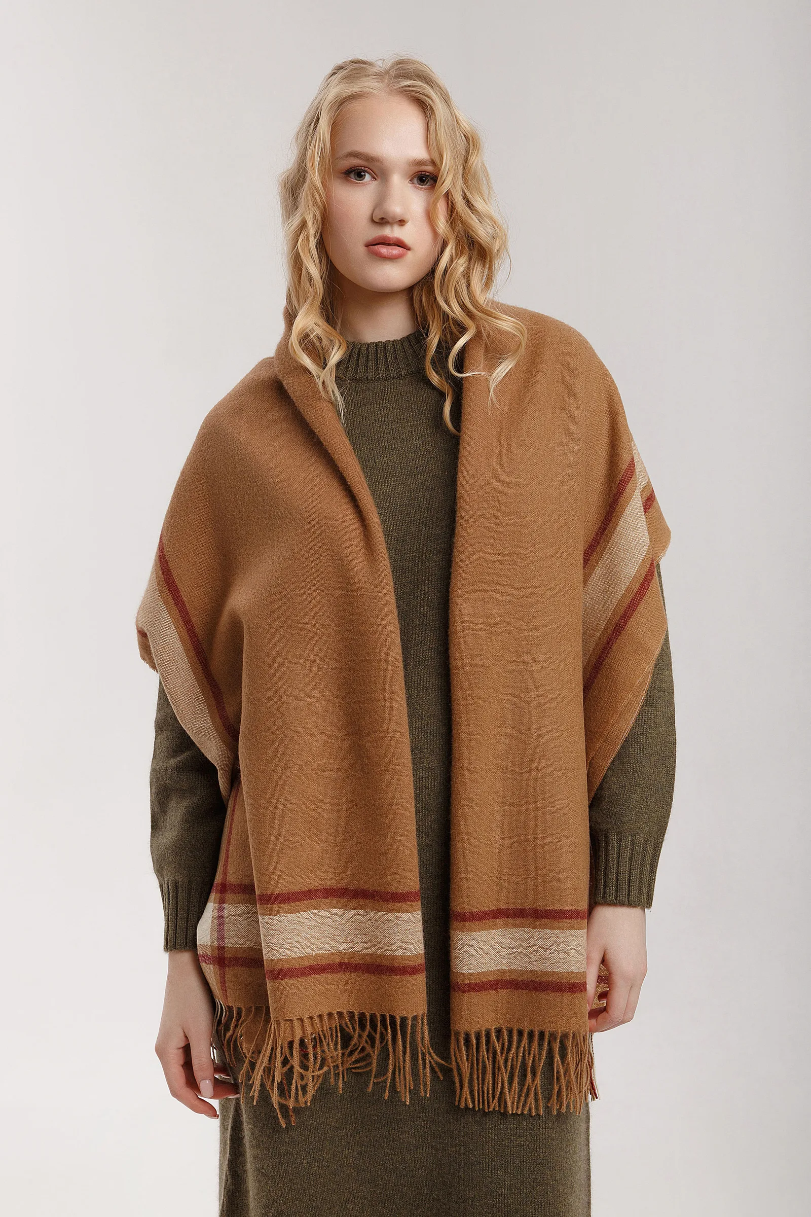 Палантин из пуха верблюжонка Cashmere House